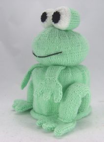 bog frog knitting pattern toilet roll cover double knitting green