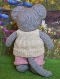 knitted mouse pattern