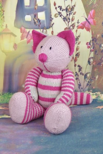 cat knitting pattern sitting down in pinks double knitting yarn 3mm needles pdf or leaflets