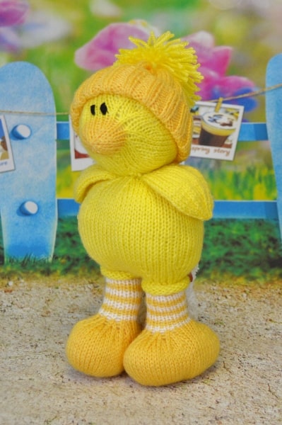 easter chick chicken knitting pattern orange yellow spring time
