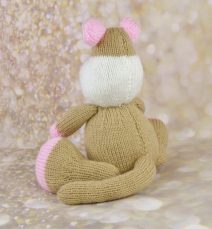 knitted mouse pattern toy