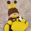 KBP-589 - Bee Chocolate Hugs Knitting