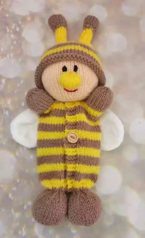 knitting pattern for a bee with a pocket for easter