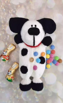 knitted dalmatian with treat pocket made from dalmatian yummy tummy knitting pattern