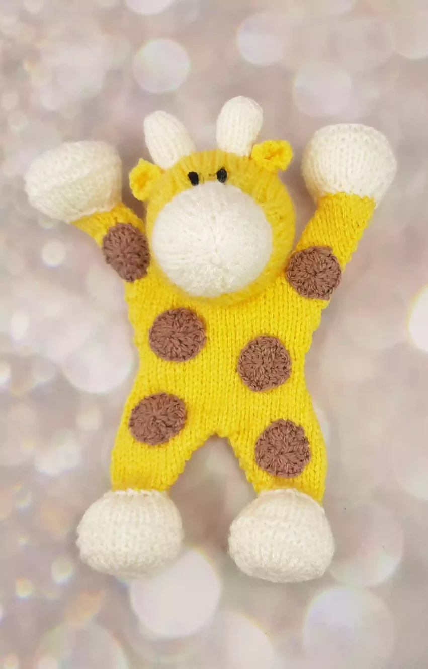 Giraffe baby comforter knitting pattern