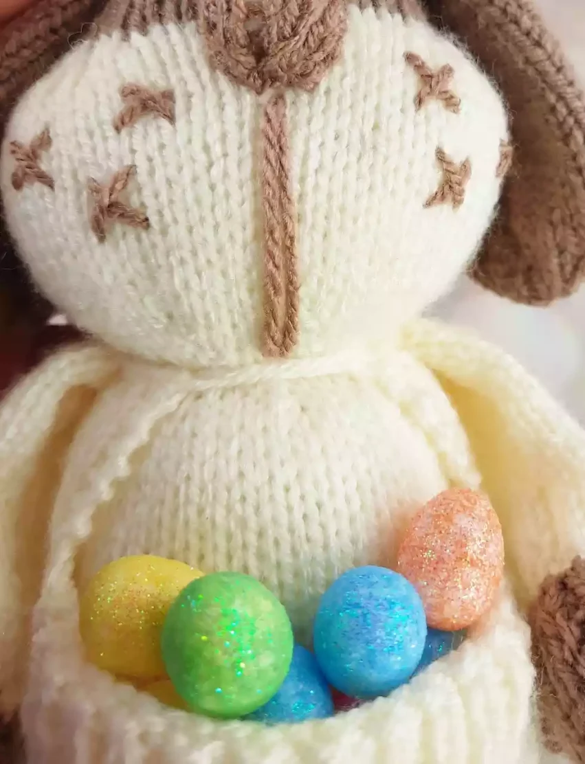close up of dog tuckeroo knitting pattern