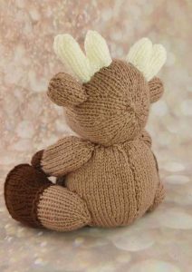 back of knitted reindeer