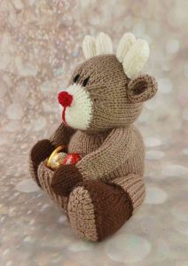 reindeer with treats christmas pattern