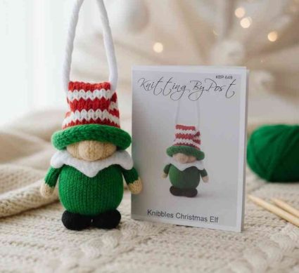Knibbles_Christmas_Elf_lifestyle_craft_room