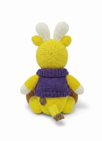 back of knitted giraffe
